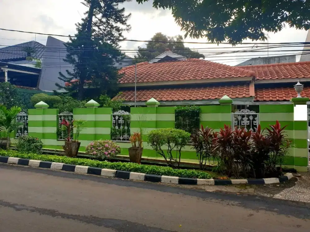 Rumah Luas 10 Menit ke Lagoon Avenue Mall Bekasi Hadap Timur J-28705