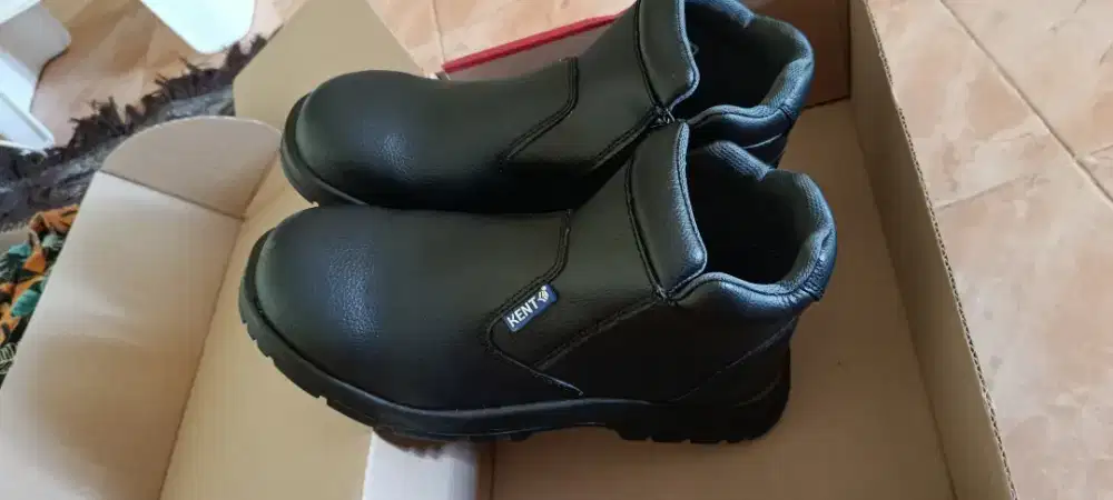 Sepatu safetty kent