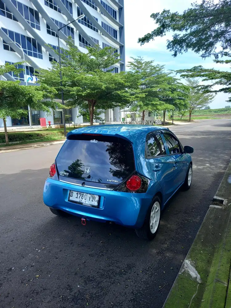 Honda Brio CBU E CVT 2013
