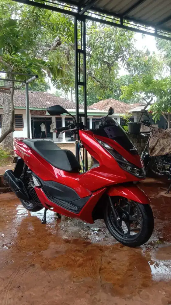 Honda PCX tahun 2023