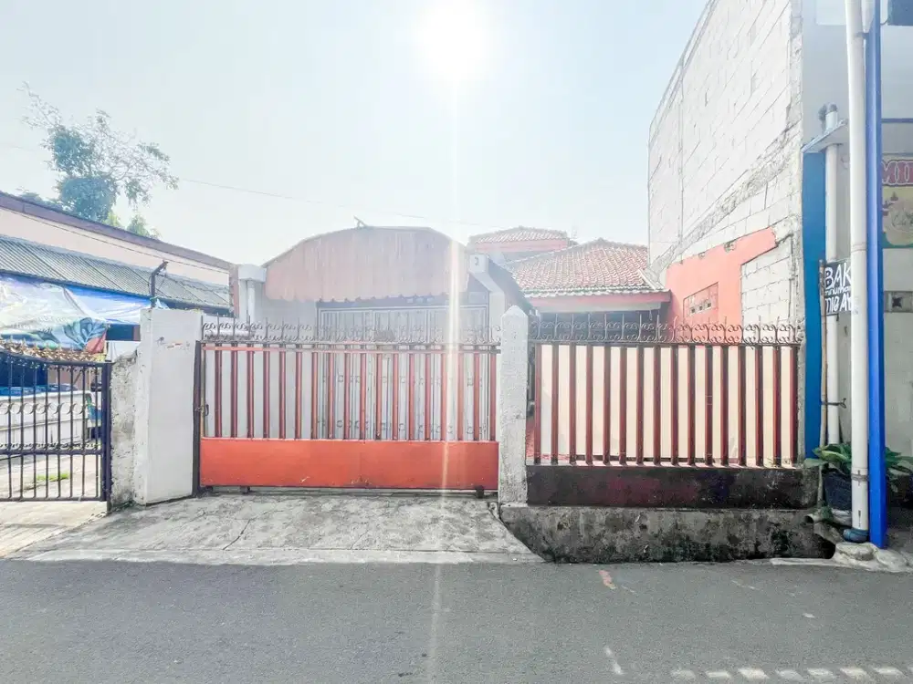 Rumah Tanah Luas di Ciracas 3 Menit ke Gerbang Tol Harga Nego J-26381