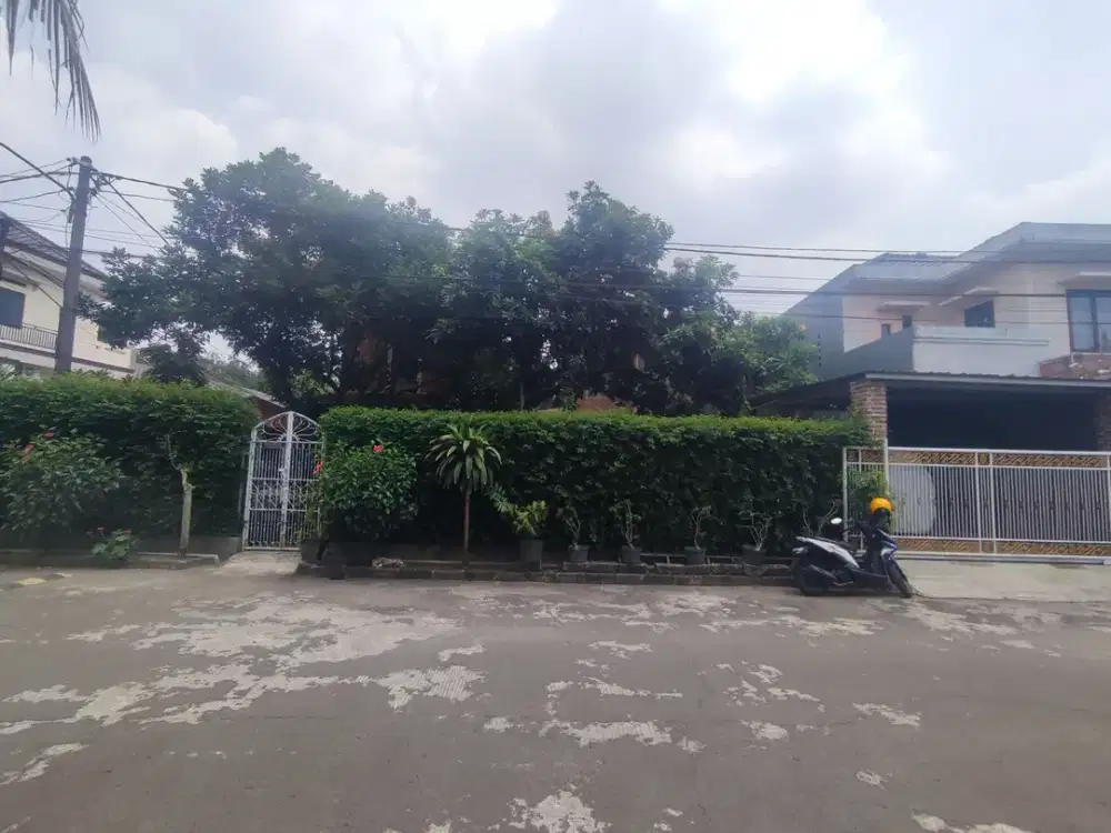 Rumah Asri 2 Lt Dekat Mall Margo City Depok LT 340 Harga Nego J-26199