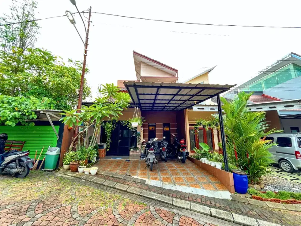 Rumah 2 Lantai 4 Kamar Tidur dekat  AEON Mall Tanjung Barat Bisa Nego J-19088