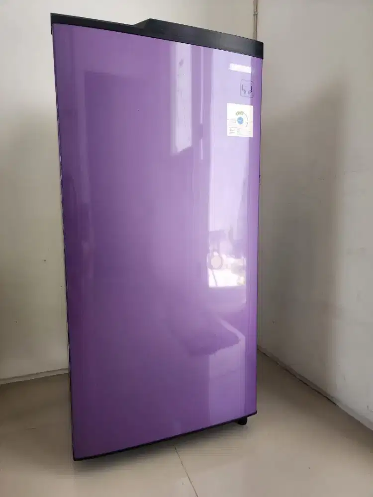 Kulkas 1 pintu Hitachi kondisi sama seperti baru