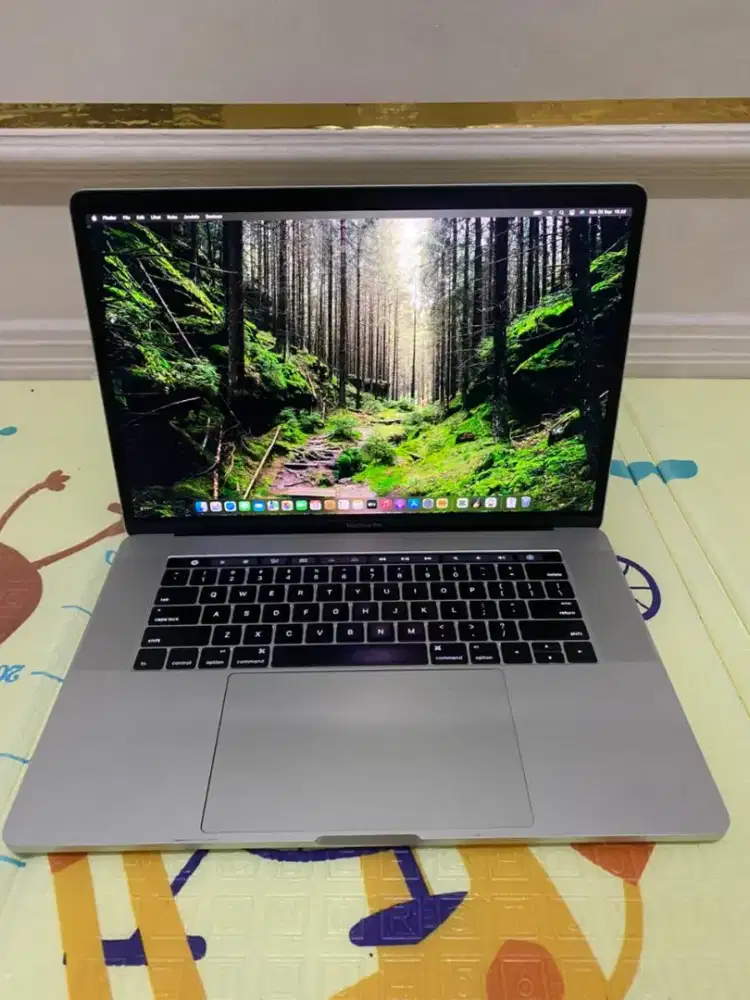 Macbook pro i7 15in ram 16gb ex ibox pembelian 2019