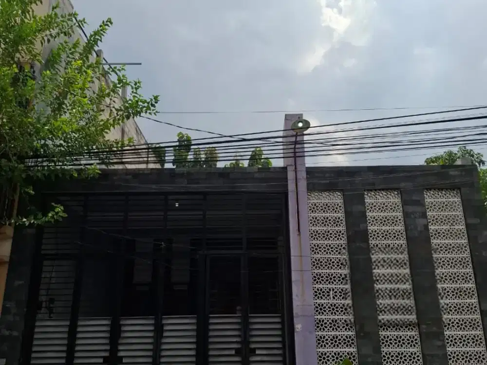 DIJUAL KOST TEGALGONDO MALANG PINGGIR JALAN POROS FULL PENGHUNI HANYA 450 METER DARI KAMPUS UMM