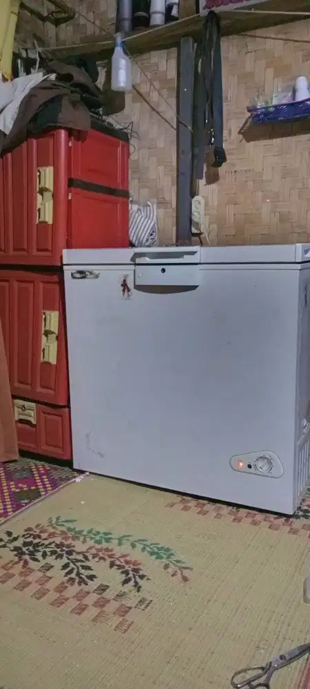 Freezer kapasitas 155L