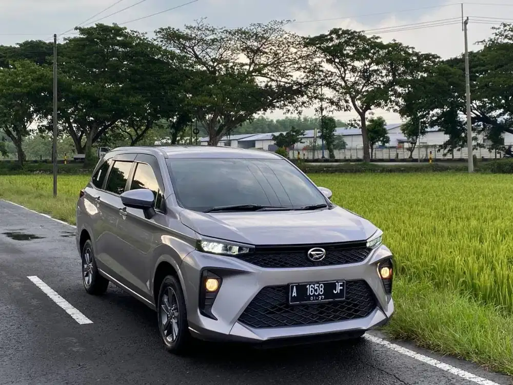 Xenia R 1.5 MT 2022 Kondisi Istimewa