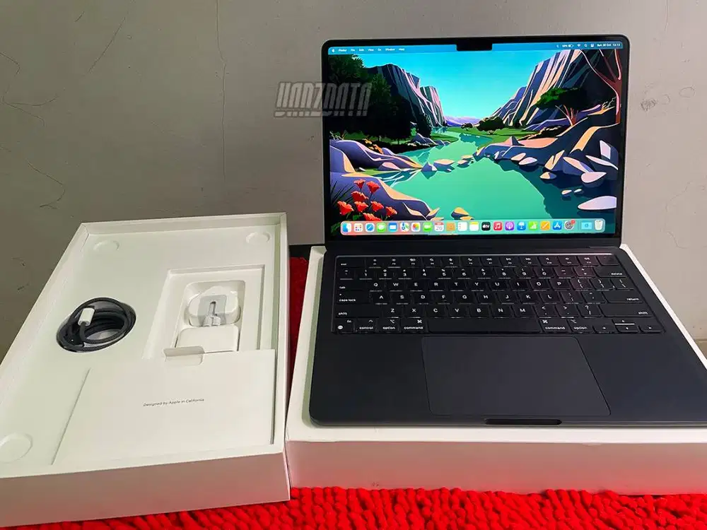 MACBOOK AIR 2022, M2, SSD 256 Gb, BH 99%