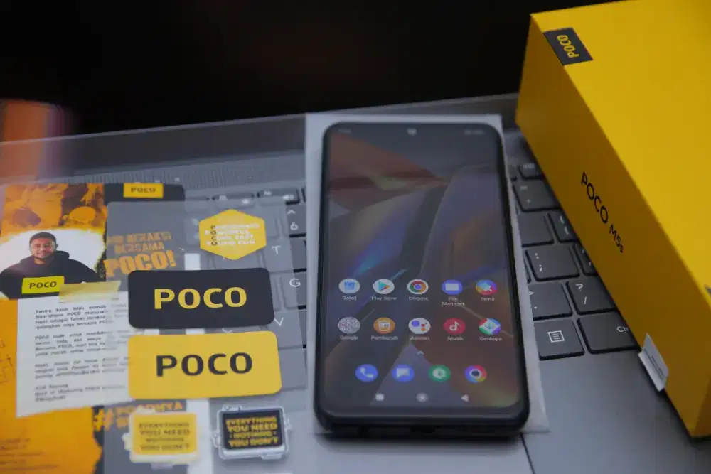 Poco m5s like new