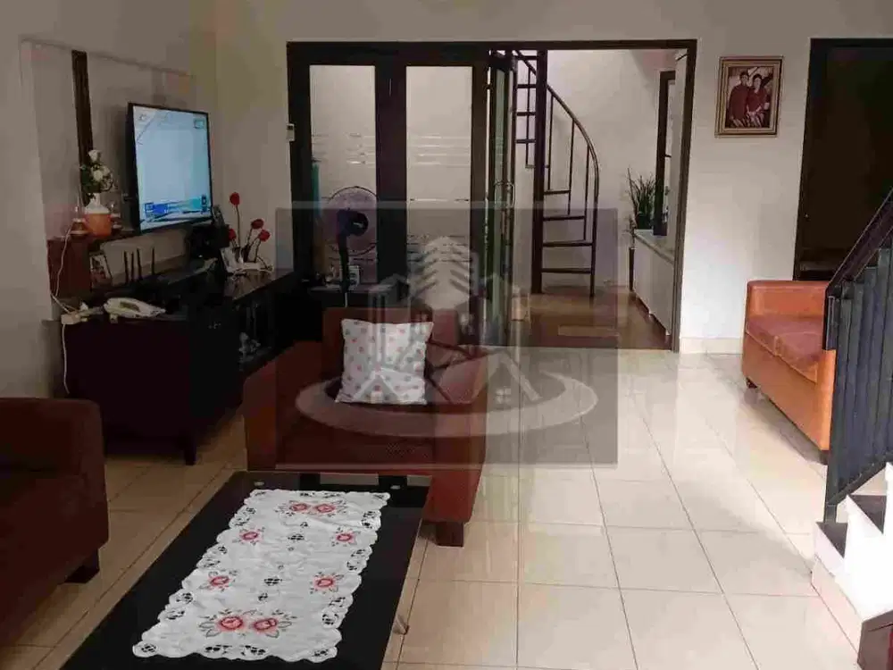 DIJUAL RUMAH TERAWAT BAIK DALAM CLUSTER RAFFLES HILLS CIBUBUR