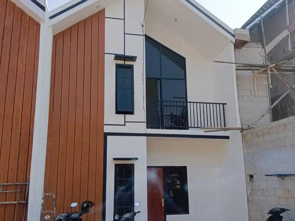 Istimewa rumah 2 lantai lokasi strategis