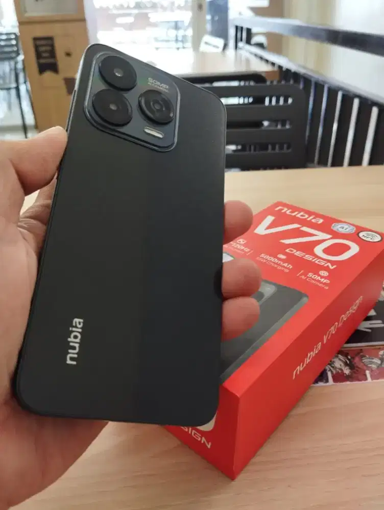 ZTE NUBIA V70 DESIGN 18/128GB 1 BULAN PAKAI FULL SET