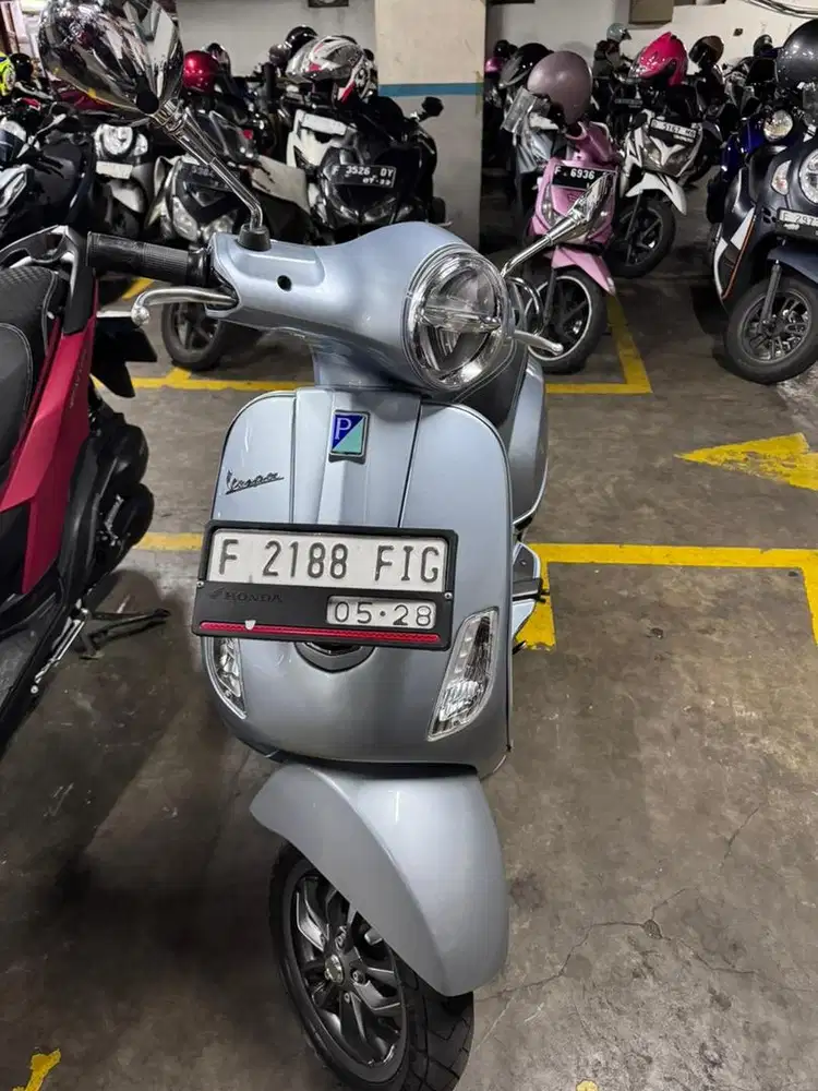 Piaggio Vespa LX 125 FACELIFT KM Low Ada Asuransinya juga