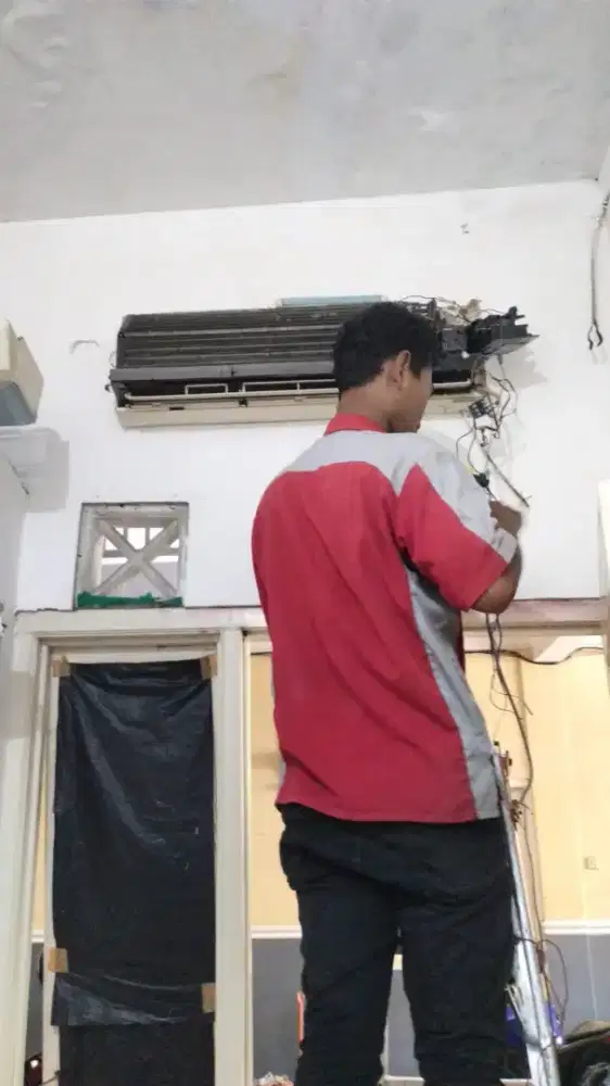 PEMBERSIHAN AC RUTIN, CUCI AC, BONGKAR PASANG AC BERGARANSI