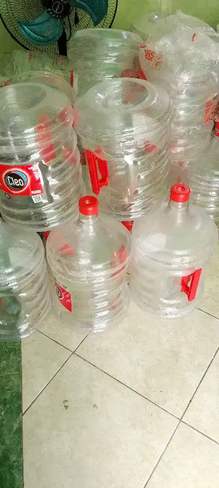 Galon cleo kosong