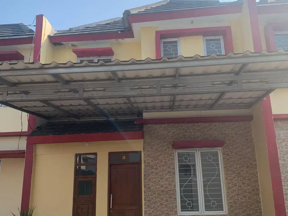 Dipasarkan rumah 2 lantai indent unit free design