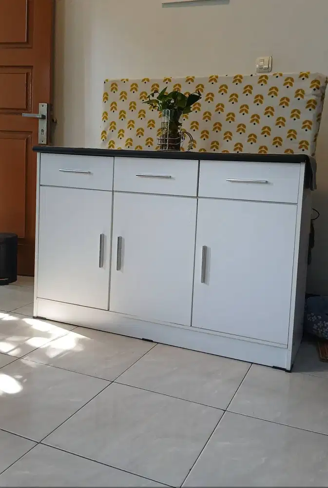 Kitchen set 3 pintu minimalis- Rak Bawah Dapur Putih