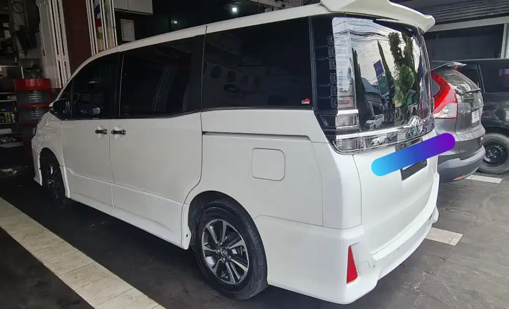 Voxy 2.0 AT 2018 KM Low!!