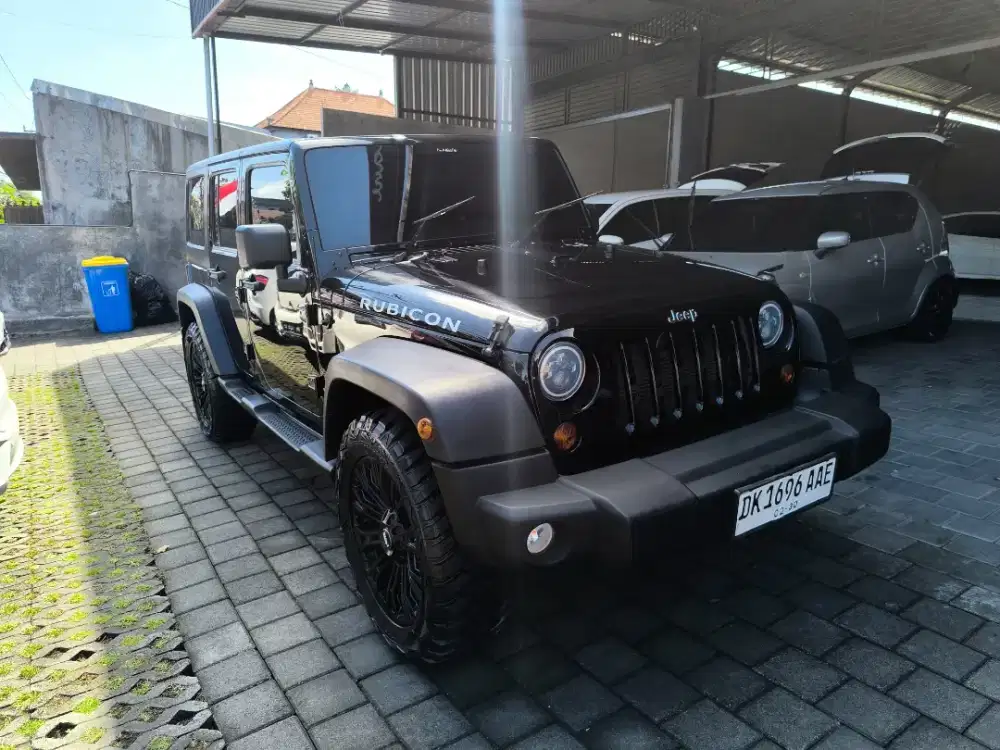 Jeep Wrangler 2012 hitam