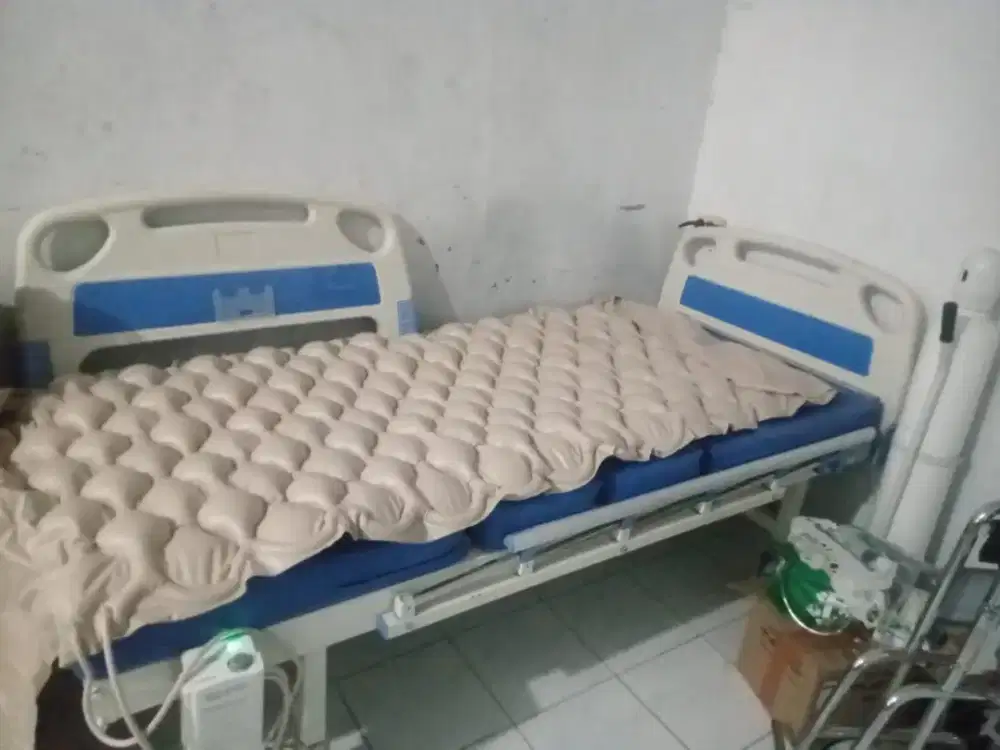 Dijual cepat kasur Decubitus merek Onemed & tabung oksigen