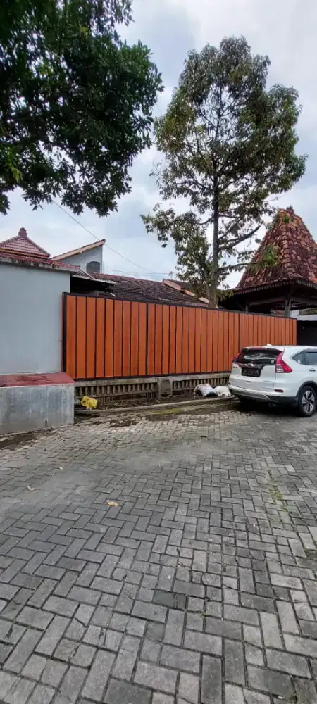 Jual rumah luas jln paris sewon