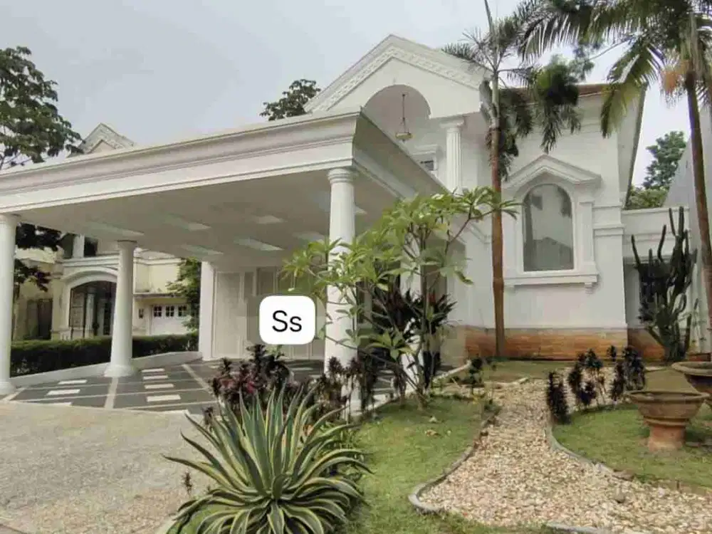 TURUN HARGA. Dijual rumah sultan di Cluster Mewah Legenda wisata Cibubur, taman belakang luas bisa untuk kolam renang