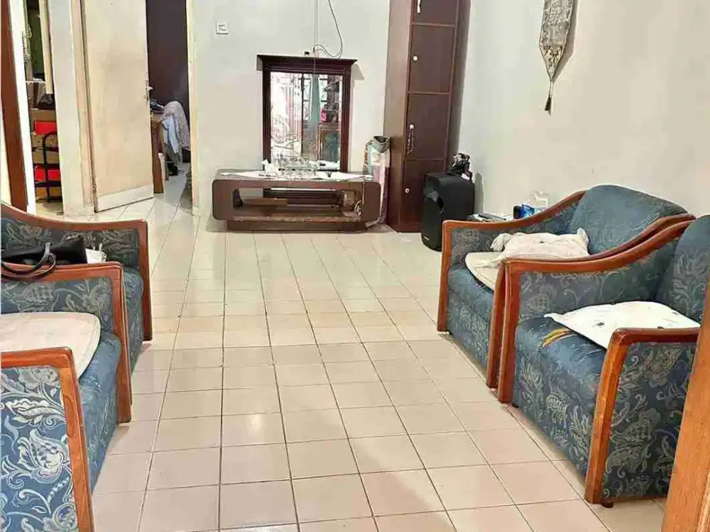 Dijual rumah siap huni di komplek Cinere, dekat taman & pintu tol