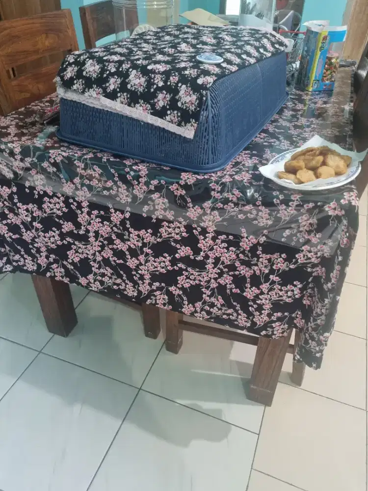 dijual meja makan kayu jati