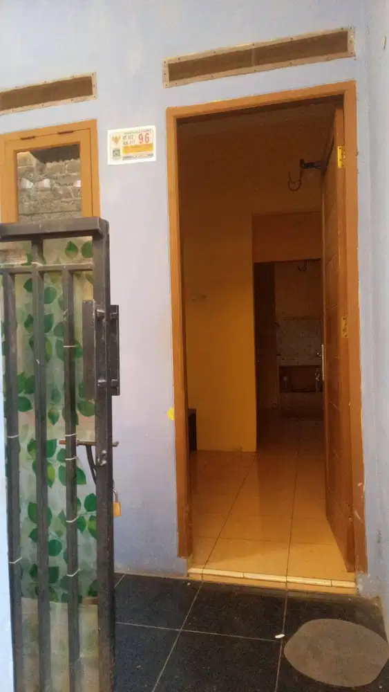 Rumah kontrakan dekat bus way dan mall cbd ciledug