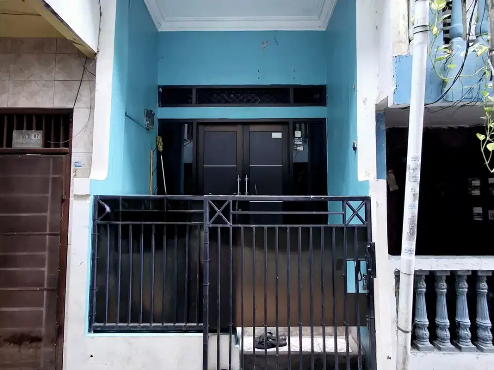 DIJUAL CEPAT RUMAH CANTIK RASA APARTEMEN DI JOHAR BARU JAKARTA PUSAT