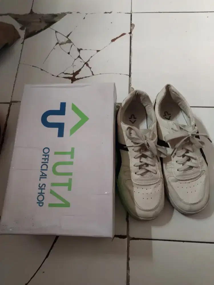 Sepatu wanita TUTA