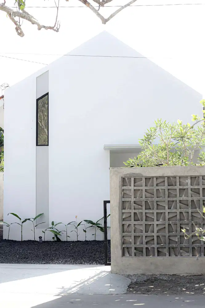 Rumah Estetik di Lingkungan Asri Seyegan