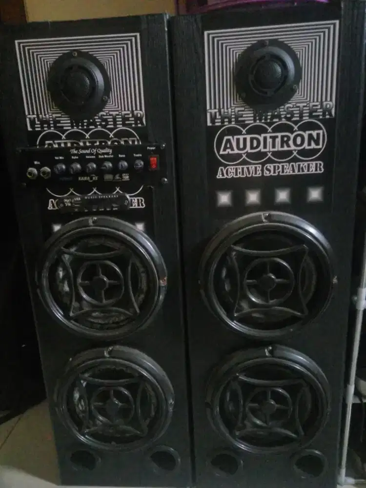 Dijual aja nih speaker aktif + remote masih bagus bgt