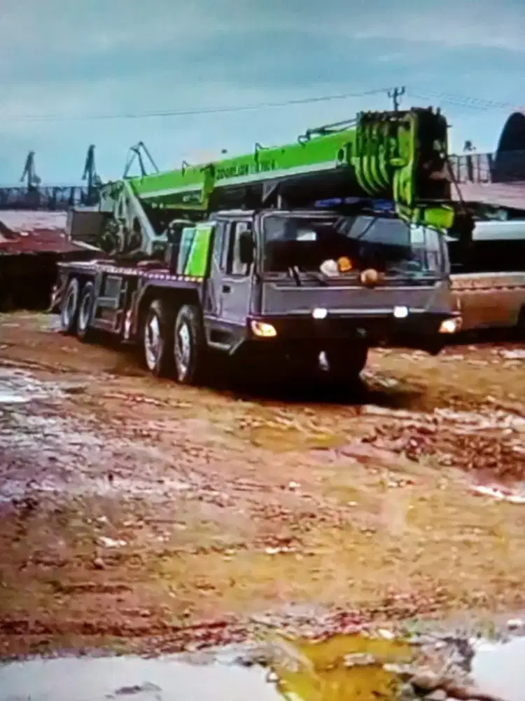 Mobile crane zoomlion QY80 tahun 2019 capasitas 80 ton