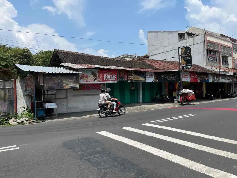 dijual rumah usaha tengah kota solo
