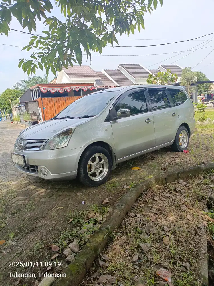 Nissan Grand livina 2012 Bensin