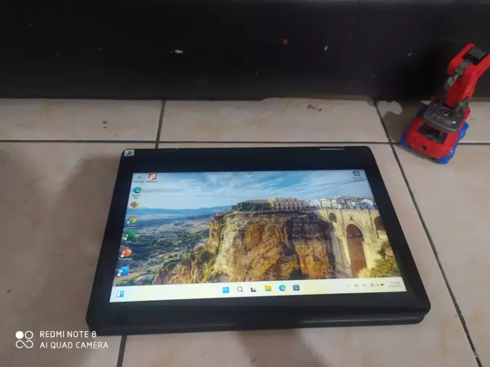 Thinkpad Yoga 11/CORE M3-8100Y/Ram 8gb ddr4/SSD 256/Touchscreen lipat