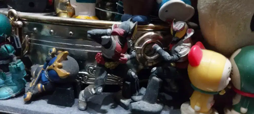 Mainan mini kamen rider, pokemon