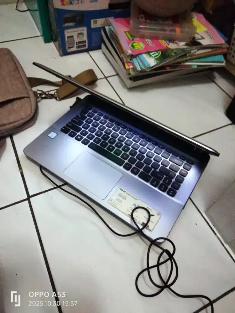 Laptop Asus X441U i3