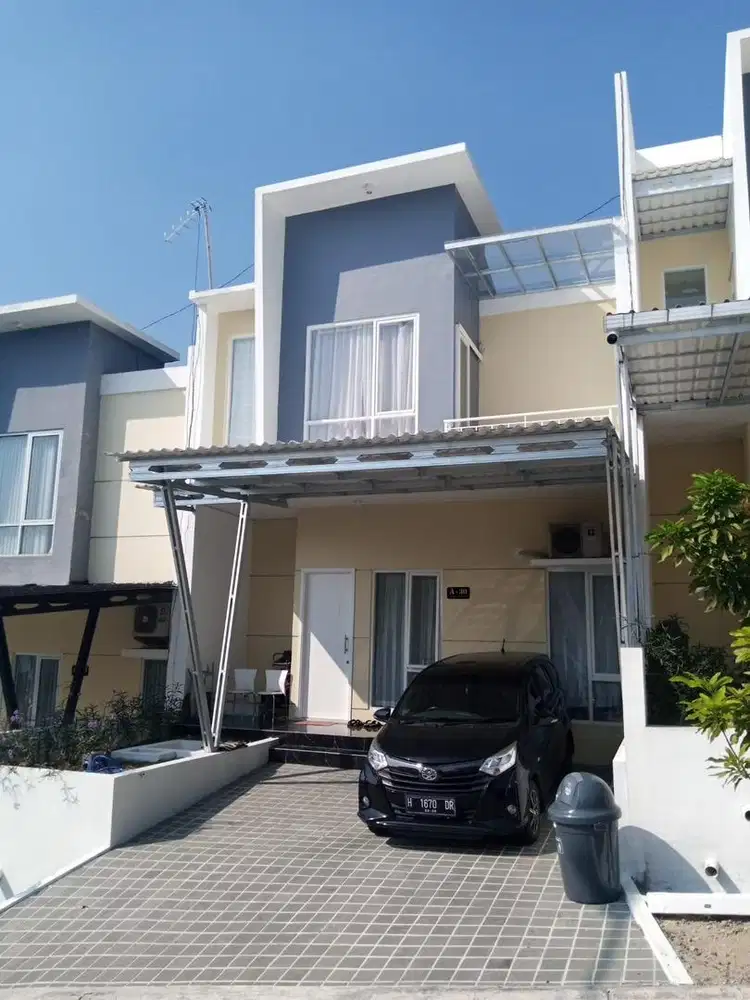 Di jual Rumah cantik. Siranda view