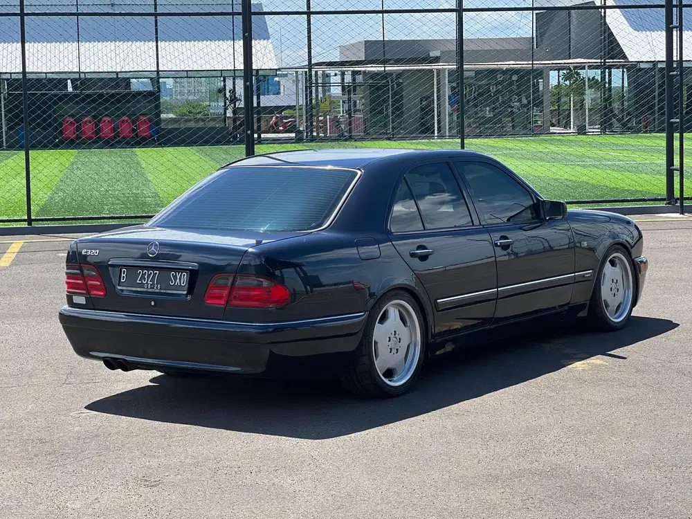 Mercedes-Benz E320 1997 FULL AVANTGARDE SPEC