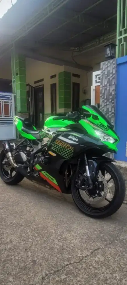 Di jual motor Kawasaki ninja zx 2024