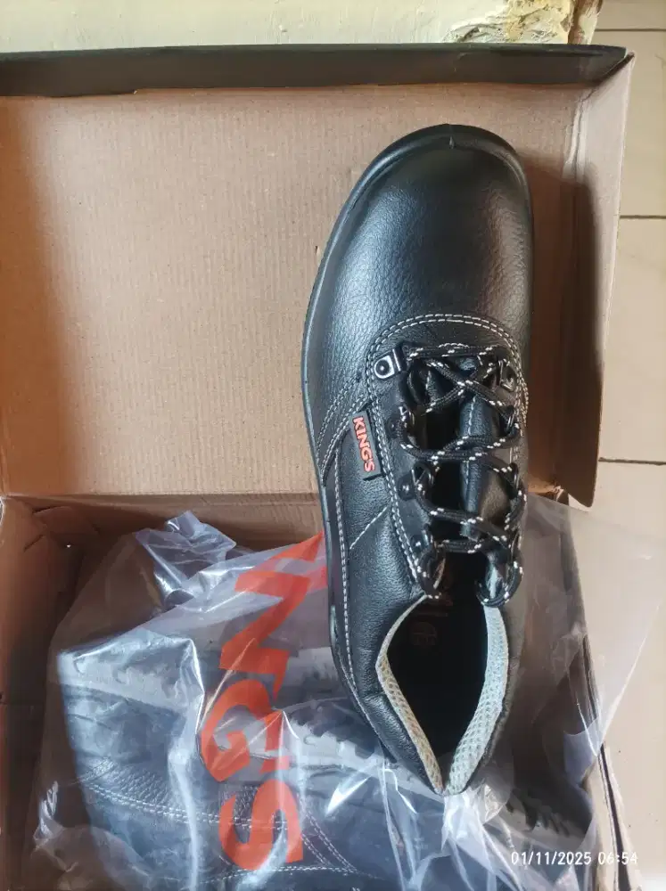 Sepatu Safety Kings