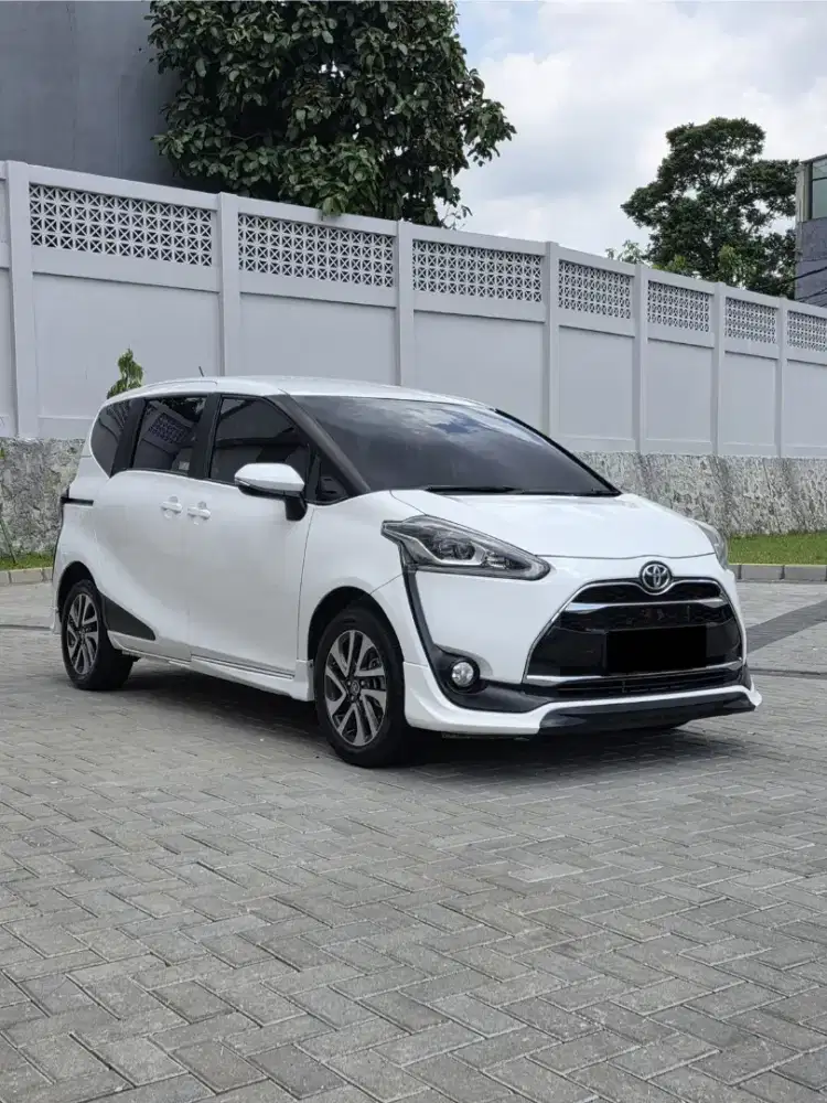 Cash/Kredit. Mulus! Toyota Sienta Q 2018 Putih A/T antik!