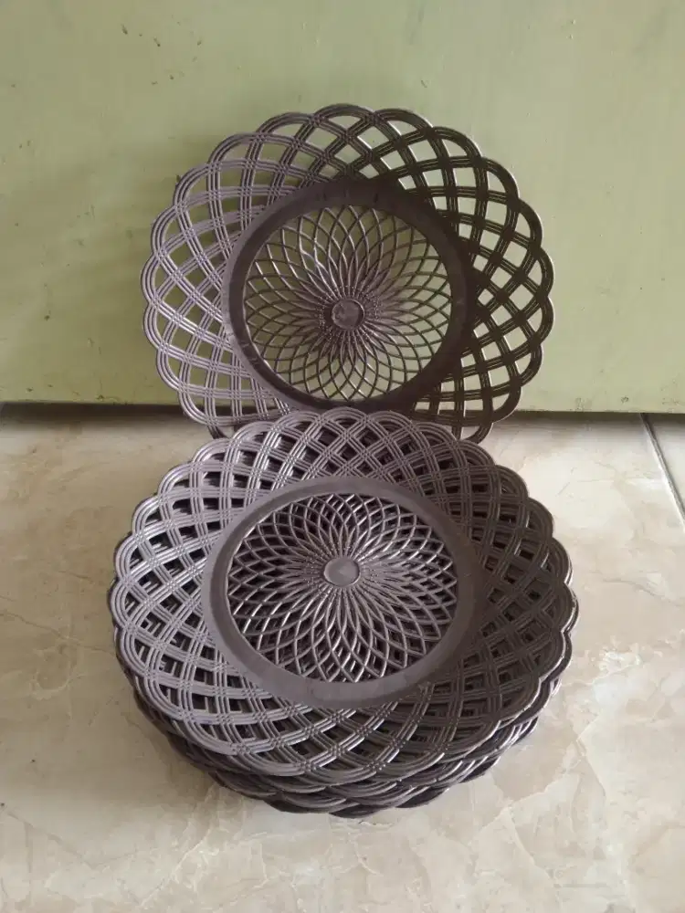 Piring Plastik Motif Rotan Cokelat 1 Lusin