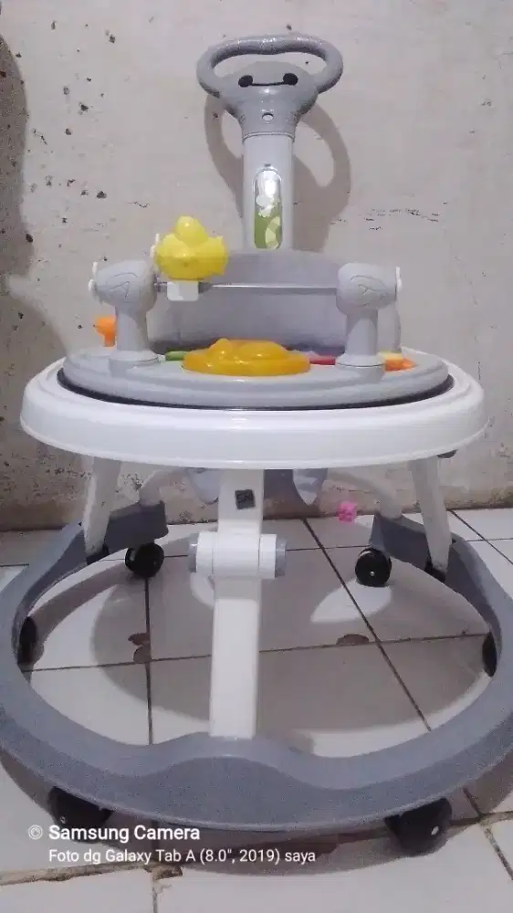 Ayunan bayi electrik dan bouncer