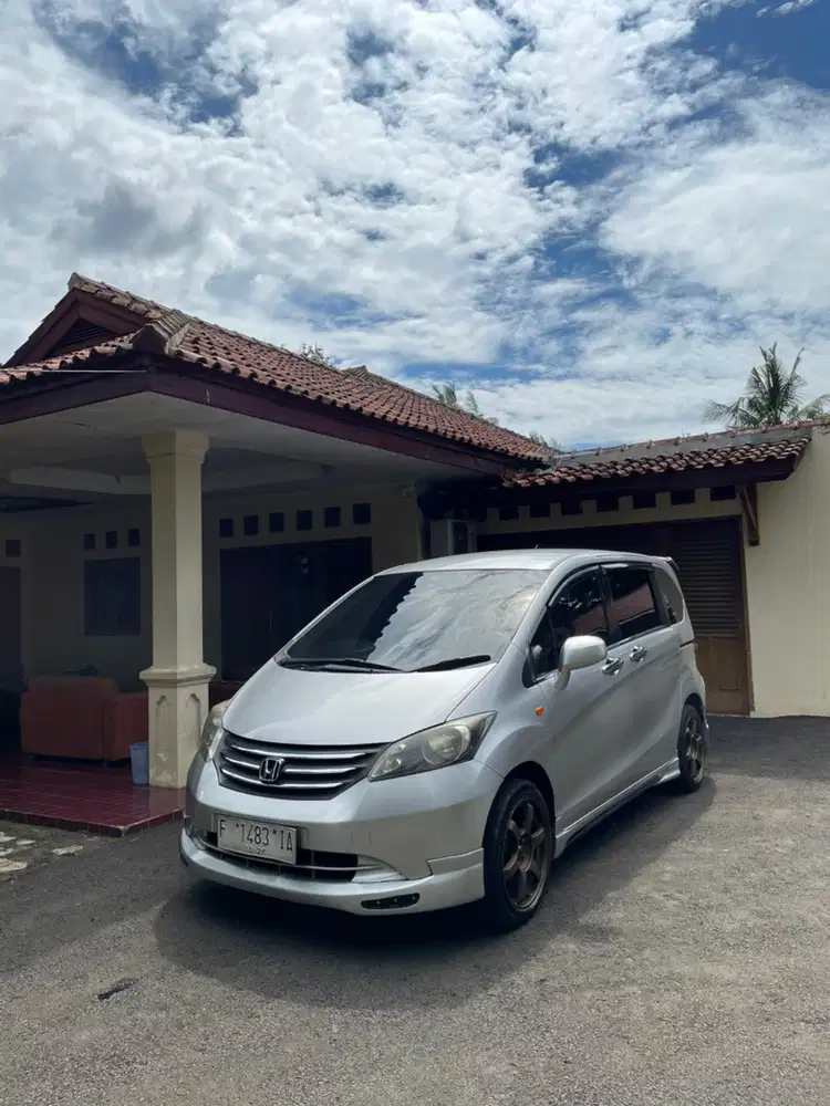 Honda Freed 2009 Bensin