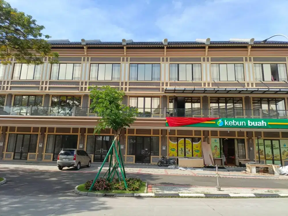 Ruko Korean Town Green Lake City hadap Jalan Raya Bangunan Brand New