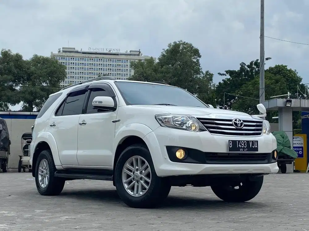 TOYOTA FORTUNER G DIESEL 2012